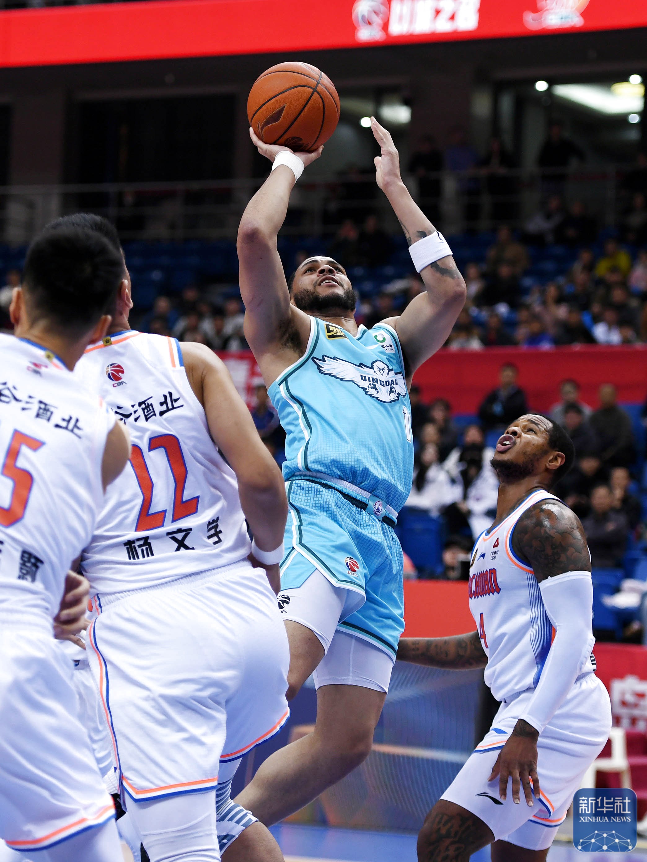 爱游戏官网-集结日体能课后，山东男篮内部沟通备战CBA季后赛，悬念犹存，轮换策略成焦点的简单介绍